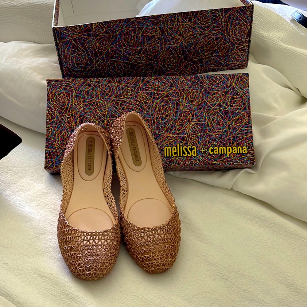 Girls MELISSA shoes size 33/34 new, never worn